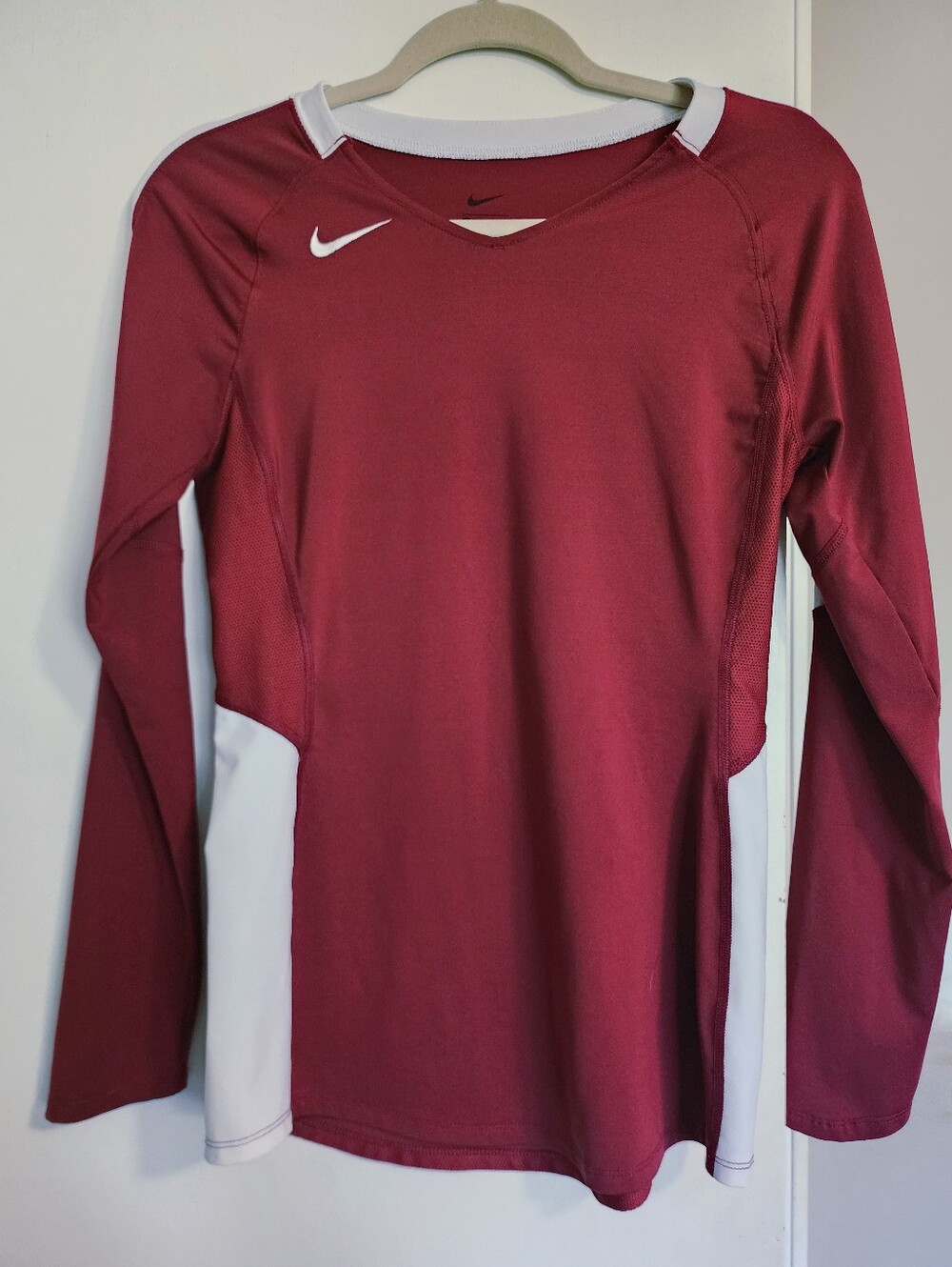 Nike Women’s Long-Sleeve Maroon Burgundy Top Shirt with White Accents Size Small